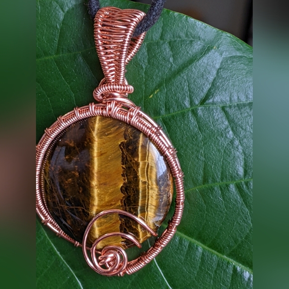 Handmade Tigers Eye Pendant Necklace Wrapped In Copper Wire - Picture 12 of 17
